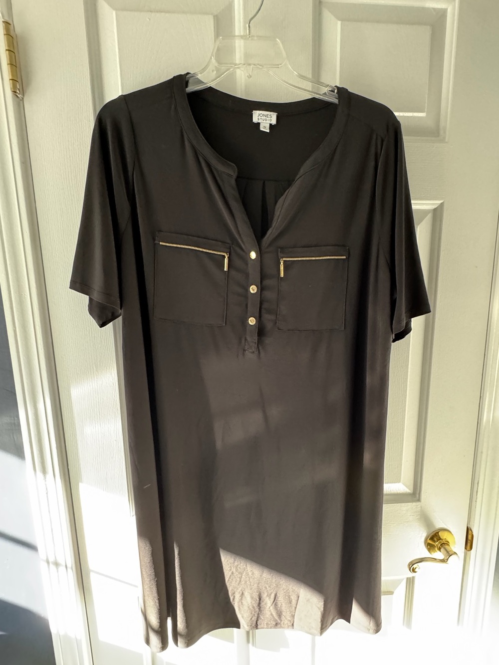 Jones Studio Black Short-Sleeve Dress with Back Pleat